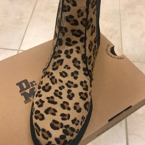 New Dr. Martens leopard Flora On Chelsea boots 5 - Picture 4 of 9